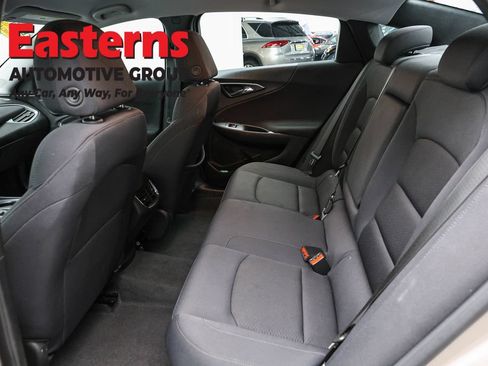 Used 2025 Chevrolet Malibu LT FWD image 21