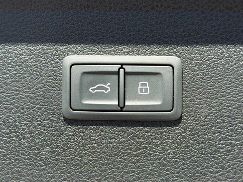 Used 2022 Audi Q5 e Prestige image 13