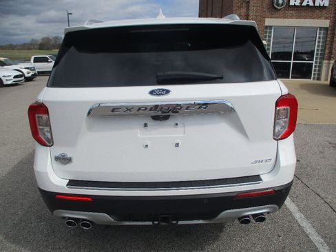 Used 2021 Ford Explorer King Ranch w/ Premium Technology Package image 20