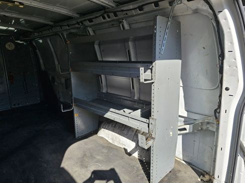 Used 2018 Chevrolet Express 3500 Extended w/ Driver Convenience Package image 20