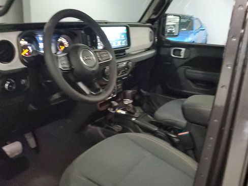 Used 2026 Jeep Wrangler Unlimited Sport AWD/4WD image 19