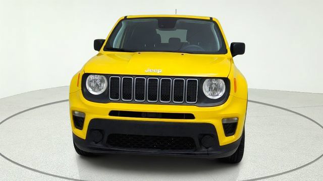 Used 2023 Jeep Renegade Latitude AWD/4WD image 8