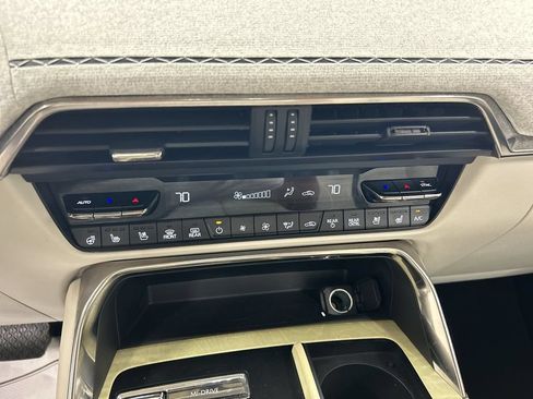 Certified 2024 MAZDA CX-90 3.3 Turbo S w/ Premium Plus AWD/4WD image 16