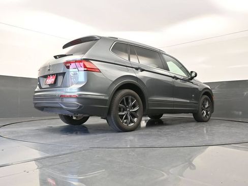 Used 2024 Volkswagen Tiguan SE AWD/4WD image 37