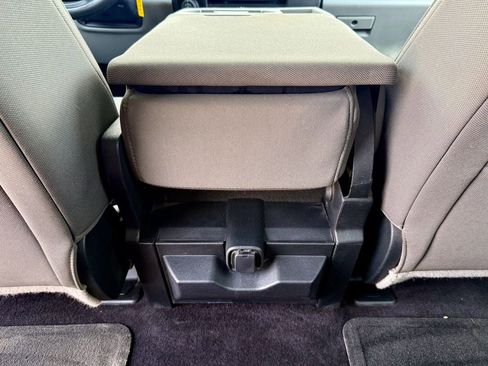 Used 2017 Ford F150 XLT w/ Equipment Group 302A Luxury AWD/4WD image 32