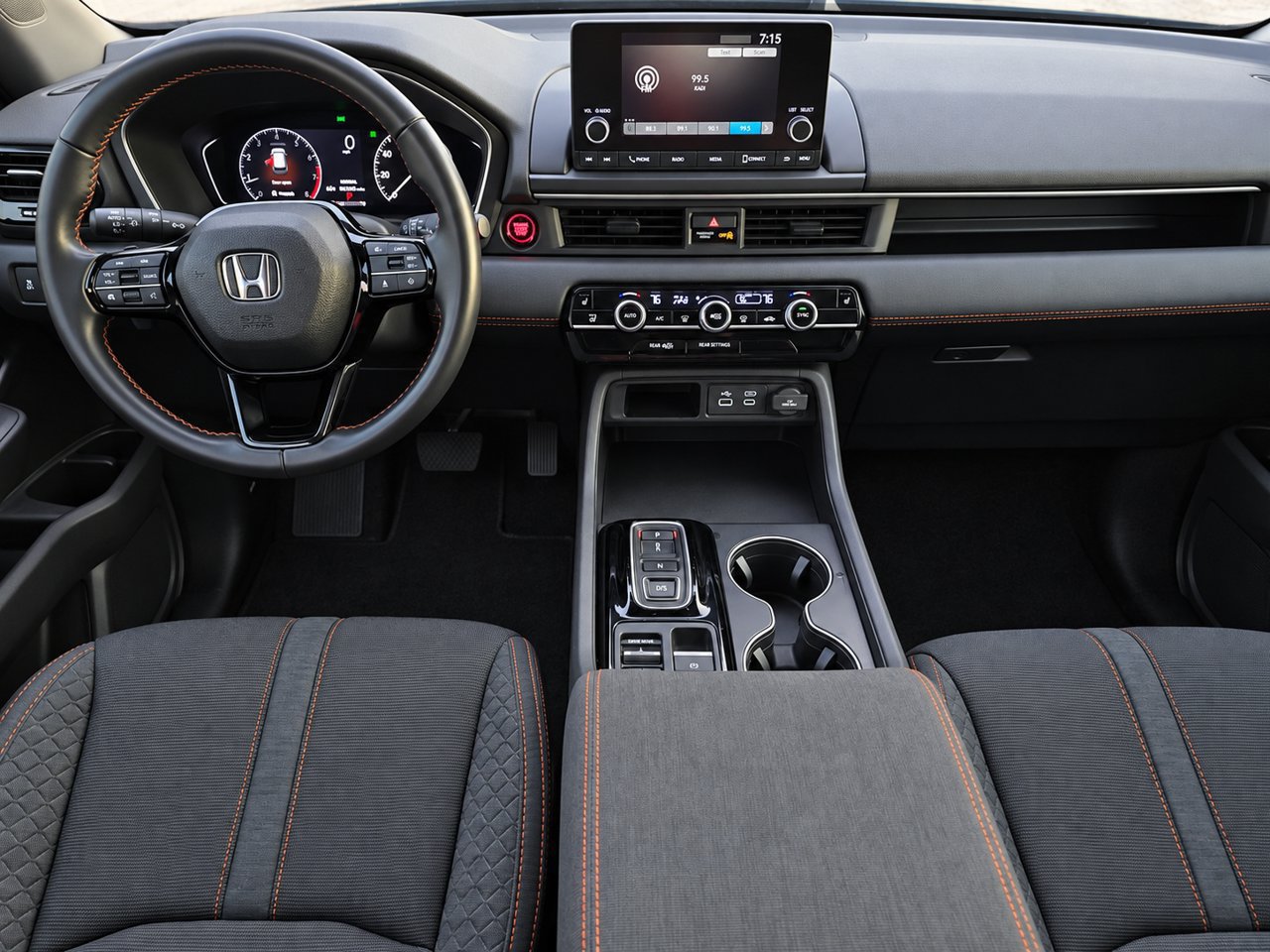 Used 2025 Honda Pilot Sport image 24
