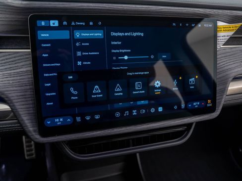 Used 2024 Rivian R1S Adventure image 28