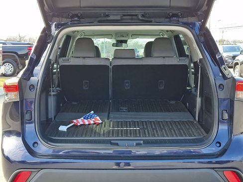 Used 2022 Toyota Highlander LE image 31