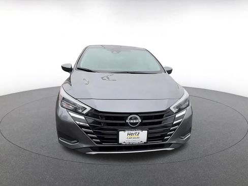 Used 2025 Nissan Versa SV image 4