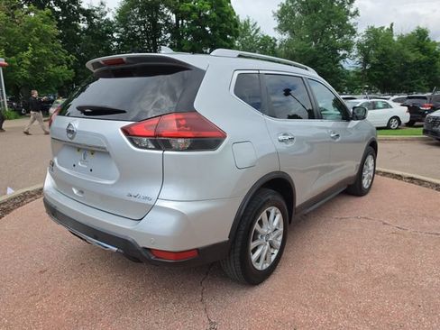 Used 2019 Nissan Rogue SV AWD/4WD image 5