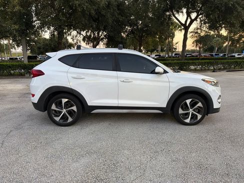 Used 2017 Hyundai Tucson Sport FWD image 4