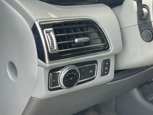 Used 2018 Lincoln Navigator L Reserve w/ Technology Package image 6