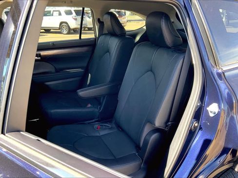 Used 2021 Toyota Highlander Platinum FWD image 21