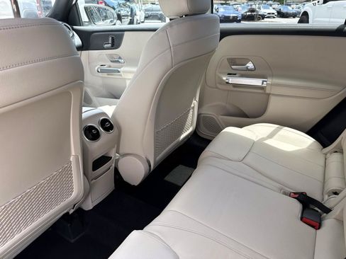 Certified 2021 Mercedes-Benz GLB 250 4MATIC image 15