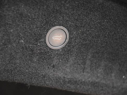 Used 2021 Tesla Model S Plaid image 32