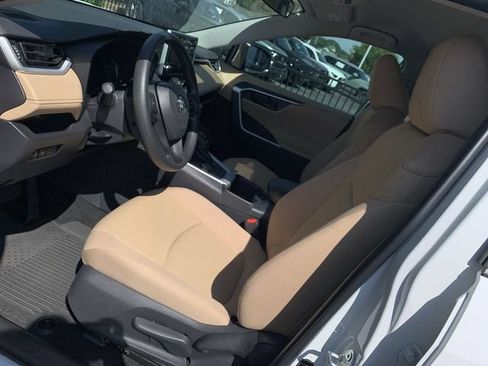 Certified 2025 Toyota RAV4 LE AWD/4WD image 18