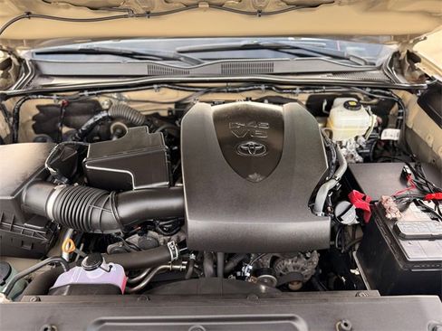 Used 2020 Toyota Tacoma TRD Off-Road image 21
