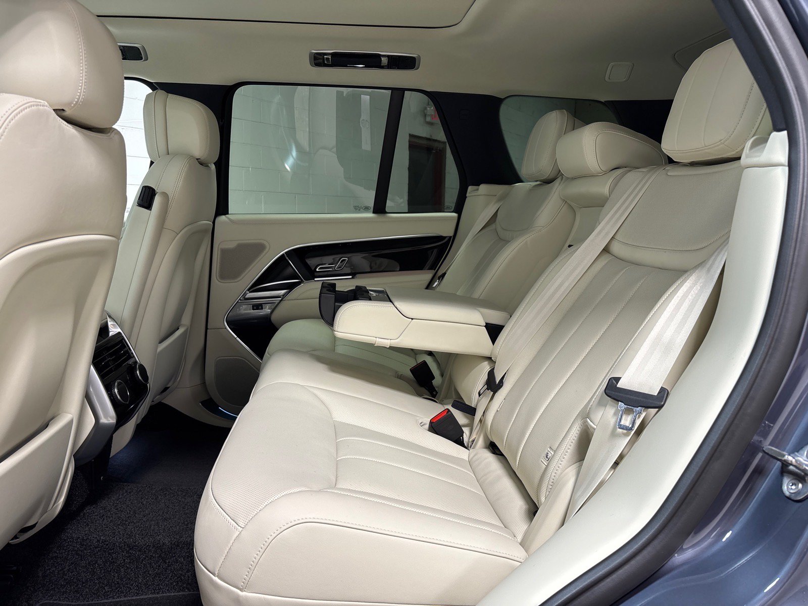 New 2026 Land Rover Range Rover SE AWD/4WD image 27