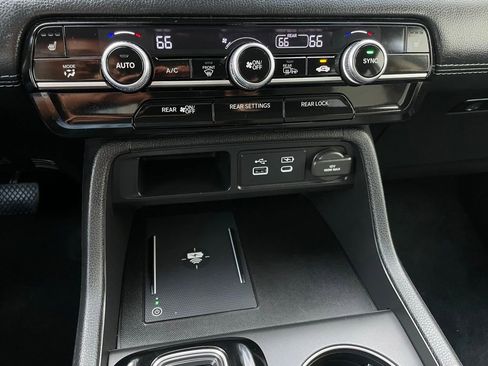 Certified 2025 Honda Pilot EX-L image 19