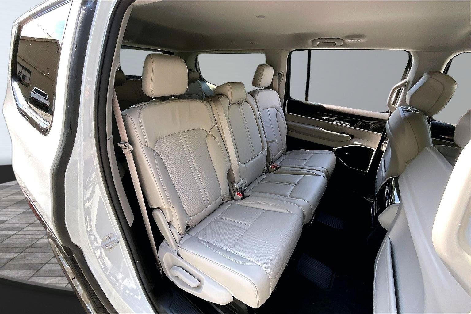 Certified 2022 Jeep Wagoneer Series II AWD/4WD image 27