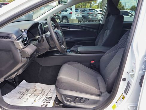 Used 2025 Toyota Camry LE w/ Convenience Package FWD image 8