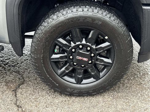 Used 2026 GMC Sierra 2500 AT4 w/ AT4 Premium Plus Package AWD/4WD image 10
