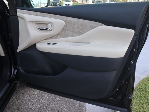 Certified 2024 Nissan Murano SV image 41