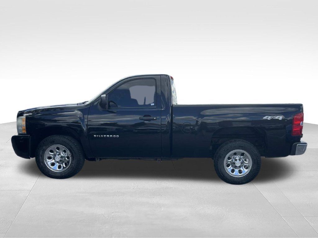 Used 2011 Chevrolet Silverado 1500 W/T w/ LS Package AWD/4WD image 7