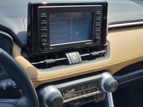 Used 2022 Toyota RAV4 LE FWD image 30