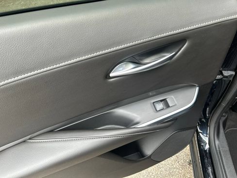 Used 2025 Cadillac XT4 Premium Luxury FWD image 27