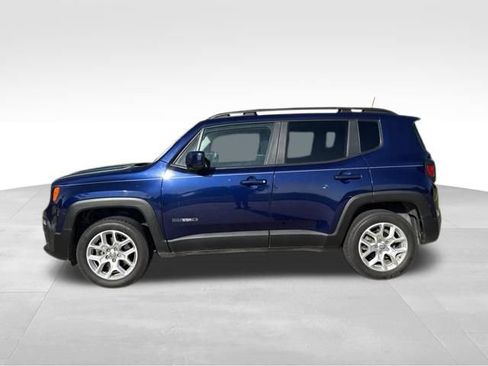 Used 2018 Jeep Renegade Latitude w/ Cold Weather Group AWD/4WD image 6