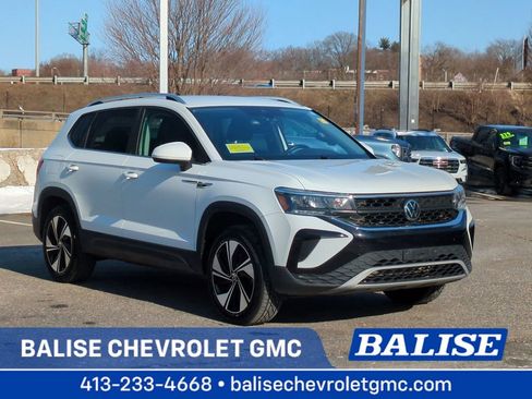 Used 2023 Volkswagen Taos SE image 1