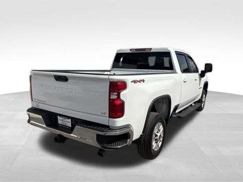 Used 2024 Chevrolet Silverado 2500 LT AWD/4WD image 2