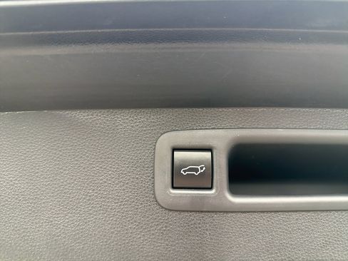 Used 2022 Toyota Highlander XLE image 13