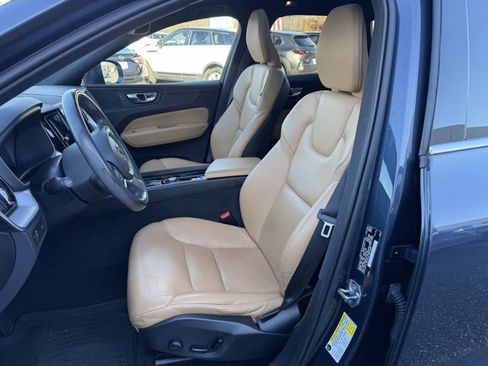 Used 2020 Volvo XC60 T6 Momentum w/ Protection Package Premier image 17