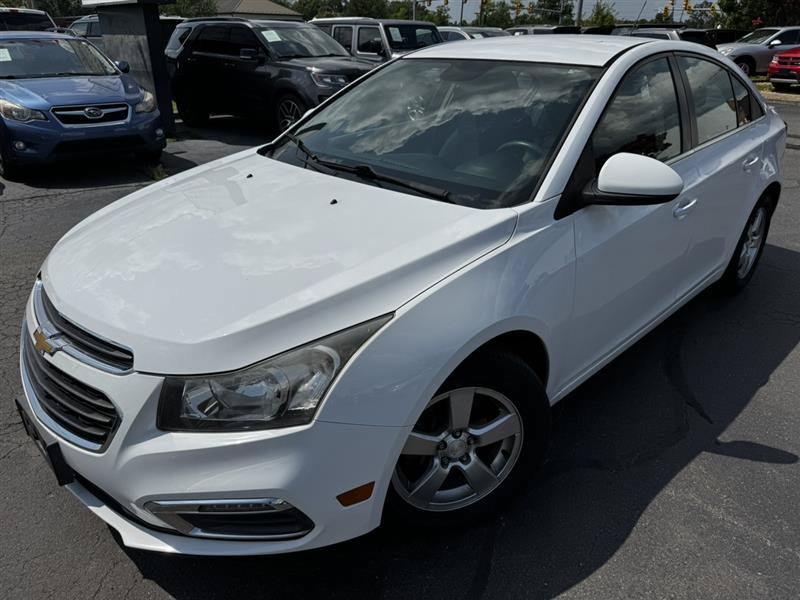 Used 2015 Chevrolet Cruze LT FWD image 2