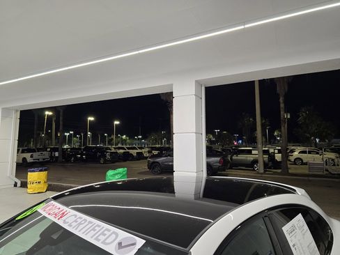 Used 2021 Porsche Cayenne Coupe image 11