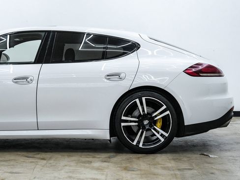 Used 2014 Porsche Panamera S image 10