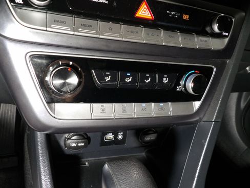 Used 2019 Hyundai Sonata SE FWD image 12