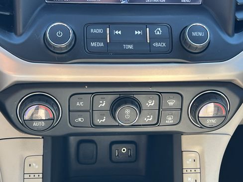 Used 2017 GMC Acadia Denali w/ Technology Package AWD/4WD image 22