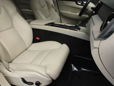 Used 2019 Volvo XC60 T5 Inscription w/ Protection Package Premier AWD/4WD image 30