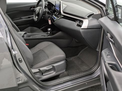 Used 2020 Toyota C-HR LE image 19