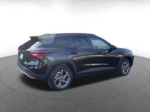 Used 2025 Chevrolet Trax LT image 13