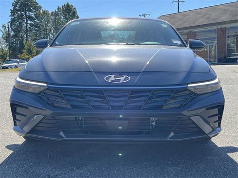 Used 2024 Hyundai Elantra Limited image 33