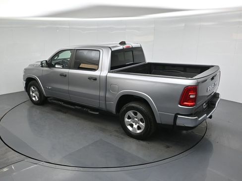 Used 2025 RAM 1500 2WD Crew Cab image 38