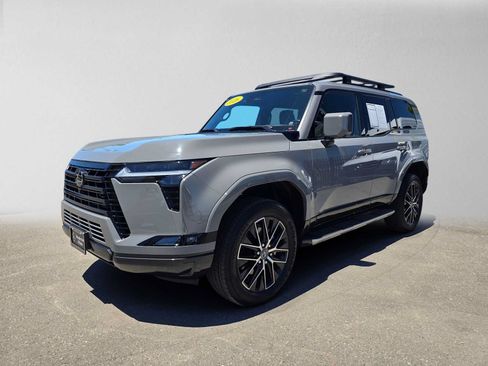 Used 2026 Lexus GX 550 w/ Accessory Package (31) AWD/4WD image 7