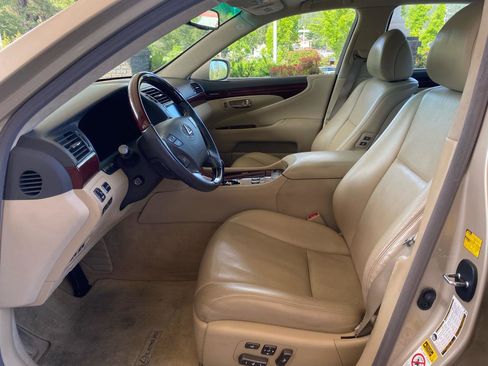 Used 2007 Lexus LS 460 L RWD image 11