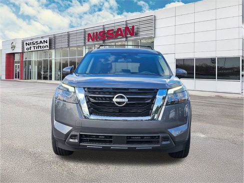 New 2025 Nissan Pathfinder SV image 2