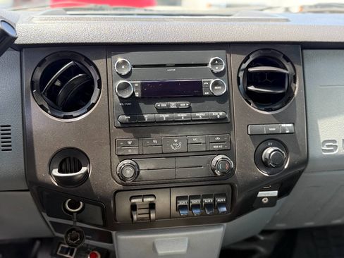 Used 2016 Ford F550 2WD Regular Cab Super Duty image 34