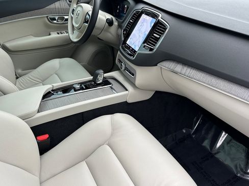 Certified 2025 Volvo XC90 T8 Plus w/ Protection Package image 20